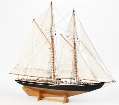 Billing Boats Bluenose 2 1:100