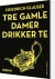 Tre Gamle Damer Drikker Te
