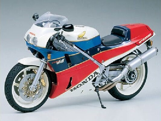 Se Tamiya - Honda Vfr750r Model Motorcykel - 1/12 - 14057 hos Gucca.dk