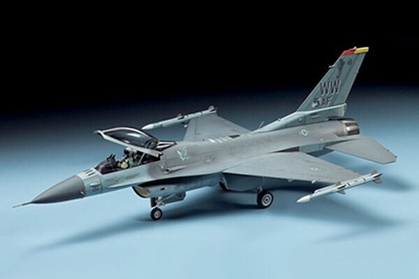 Tamiya - F-16cj Fighting Falcon Block 50 Byggesæt - 1:72 - 60786
