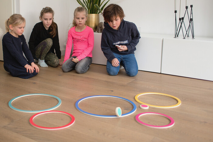 Buiten Speel - 5-i-1 Ringspil - Hinke - Kast - Tilbage Og Farvespil