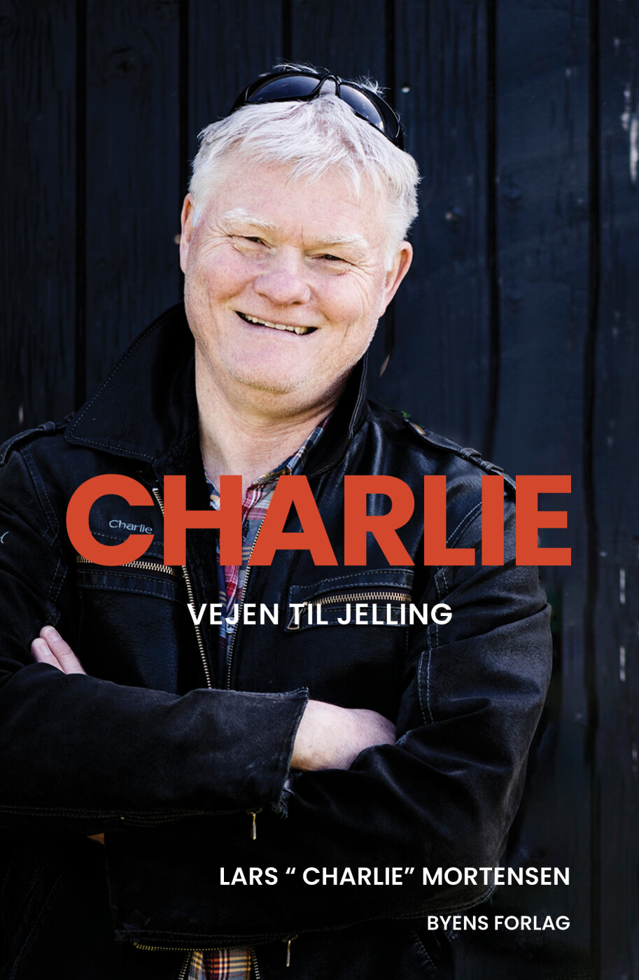 Charlie - Vejen Til Jelling - Lars Charlie Mortensen - Bog