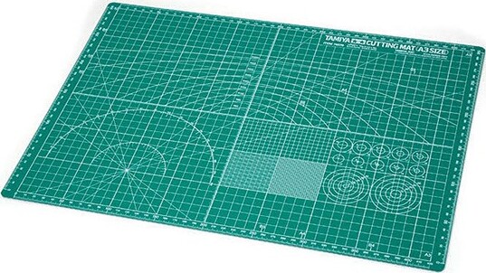 Se Tamiya - Cutting Mat - A3 - Skæreunderlag - 74076 hos Gucca.dk