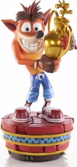 Crash Team Racing Statuette - Winner - First4figurers - 46 Cm