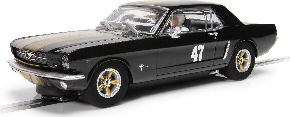 Se Scalextric Bil - Ford Mustang - Black And Gold - 1:32 - C4405 hos Gucca.dk