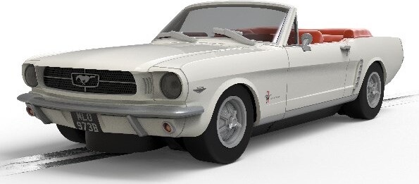 Se Scalextric Bil - James Bond Ford Mustang Goldfinger 1:32 - C4404 hos Gucca.dk