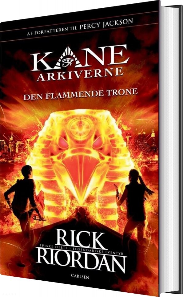 Billede af Kane Arkiverne 2 - Den Flammende Trone - Rick Riordan - Bog hos Gucca.dk