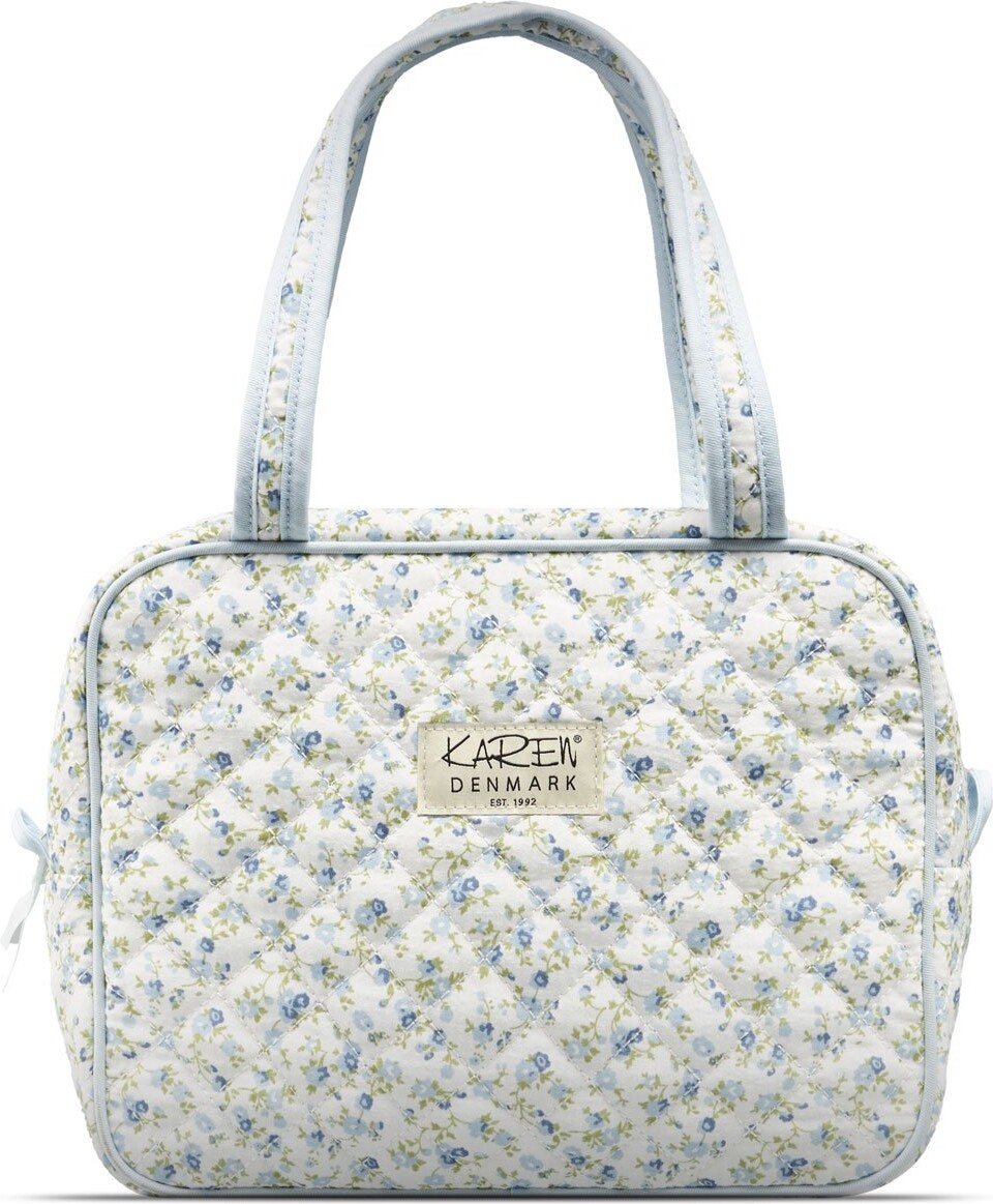 Karen - Stor Toilettaske Med Hank - Blå Småblomstret Quilt - Large