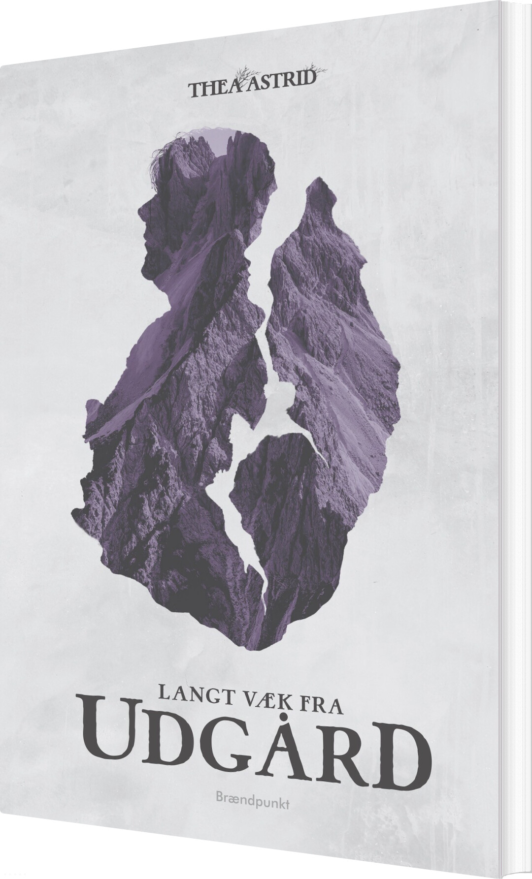 Langt Væk Fra Udgård - Thea Astrid - Bog