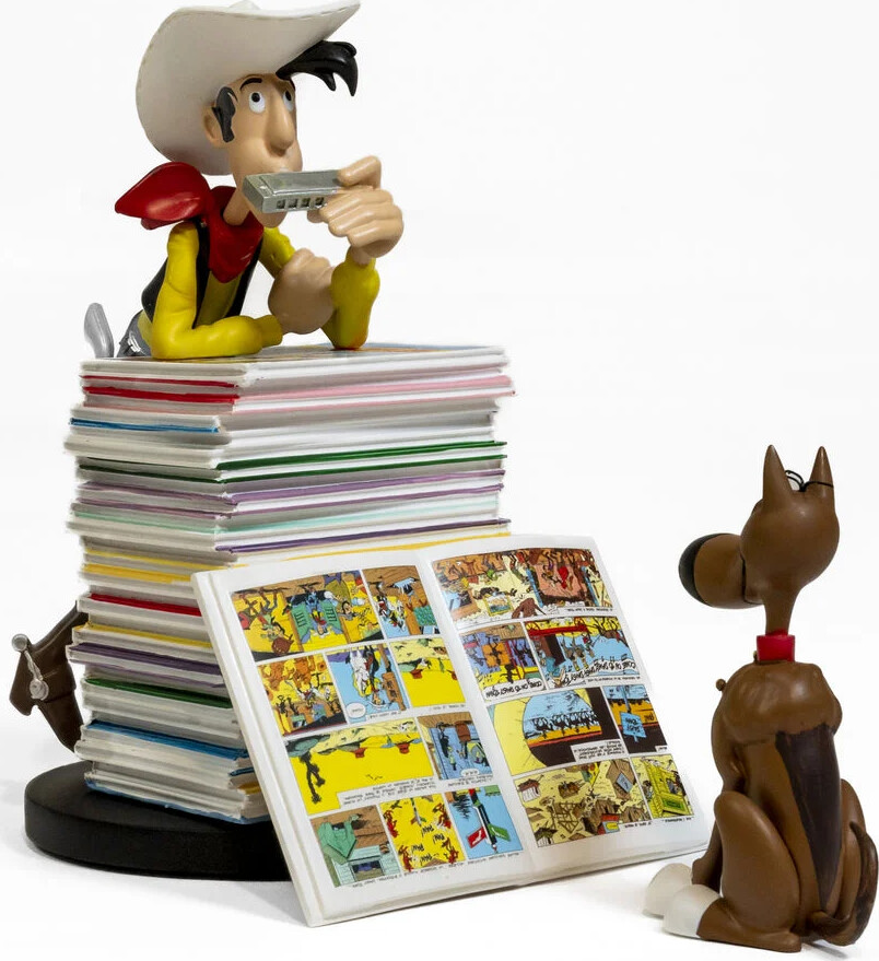 Plastoy - Lucky Luke & Rantanplan Figurine (Pile of Albums) - Figur