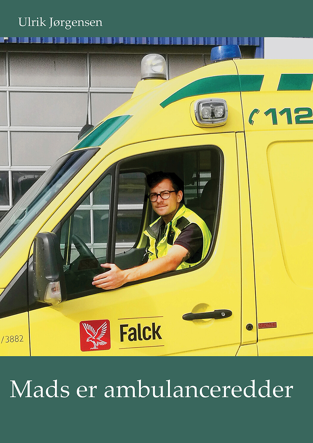 Mads Er Ambulanceredder - Ulrik Jørgensen - Bog
