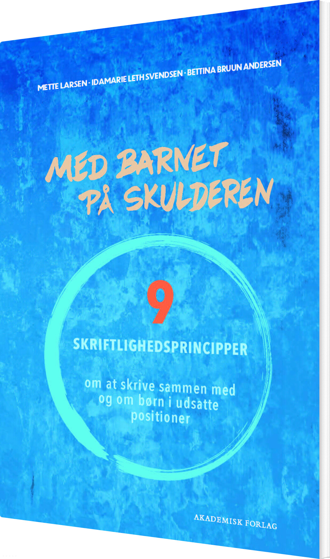 Billede af Med Barnet På Skulderen - Mette Larsen - Bog