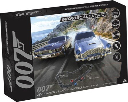 Micro Scalextric - James Bond 007 Racerbane Sæt - Aston Martin V8 Vs Aston Martin Db5