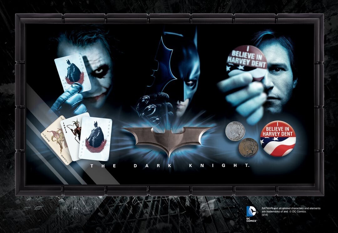 Noble Collection - Batman: The Dark Knight - Batarang, Coin, And Card Prop Set