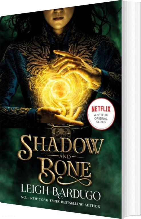 Shadow And Bone - Leigh Bardugo - English Book