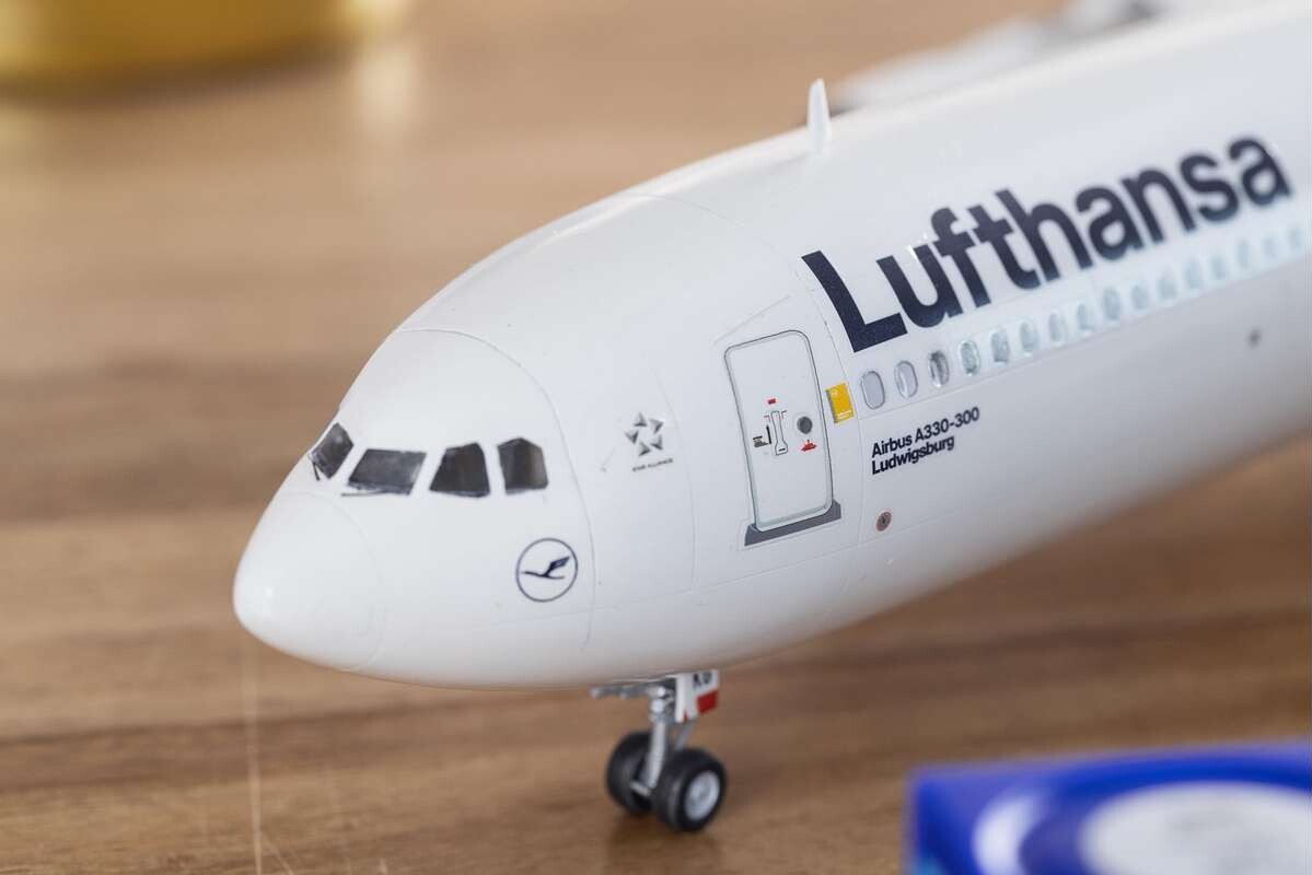 Revell - Airbus A330-300 Lufthansa - 1 144 - Level 4 - 03816