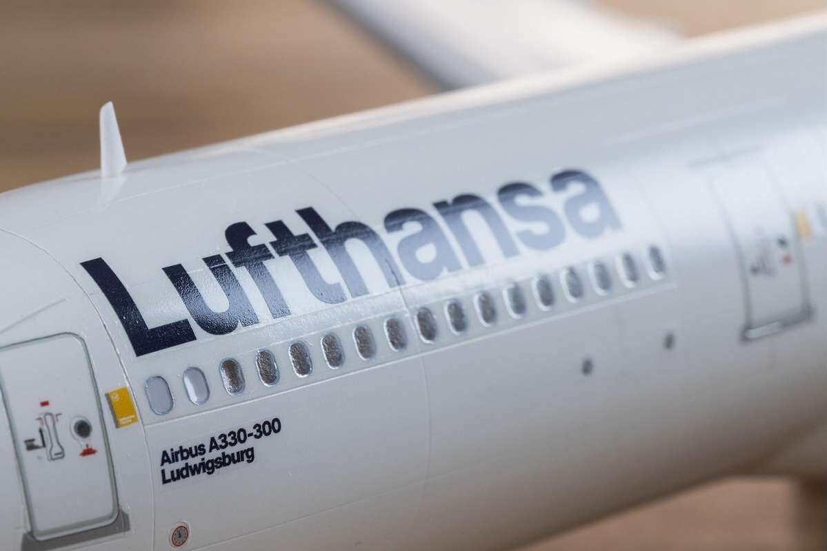 Revell - Airbus A330-300 Lufthansa - 1 144 - Level 4 - 03816