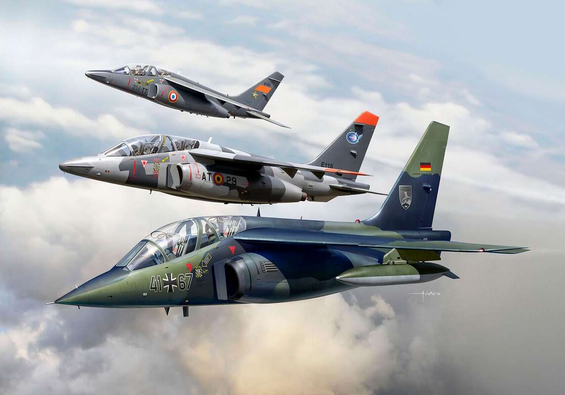 Revell - Alpha Jet 50Th Anniversary - 1 144 - Level 3 - 03810