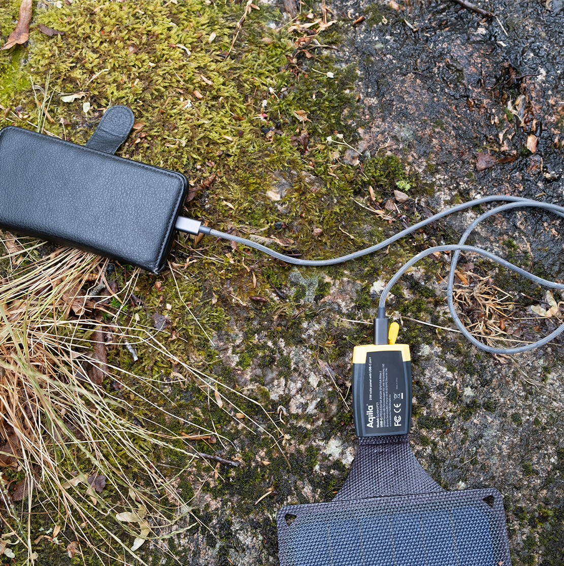 Aqiila - Sunbird P21 - Foldable Solar Charger With Usb-C Port