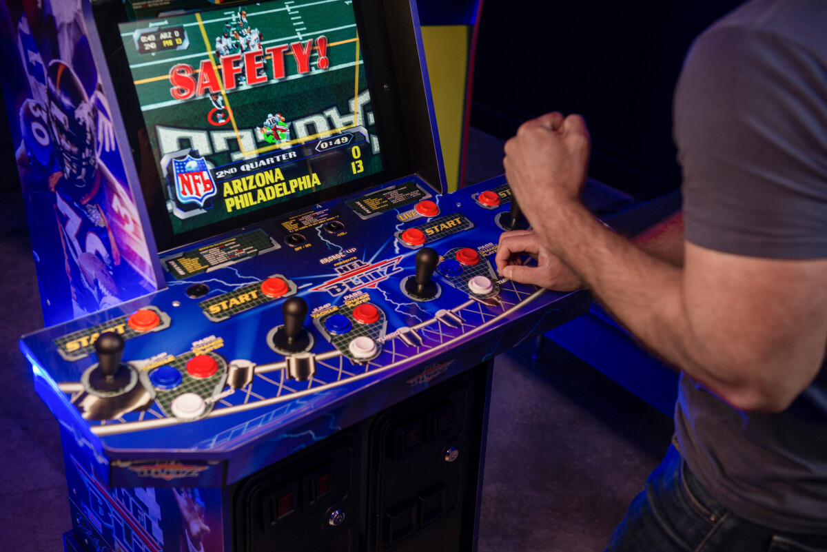Arcade 1 Up - Nfl Blitz Legends Arkademaskine - 3 Spil