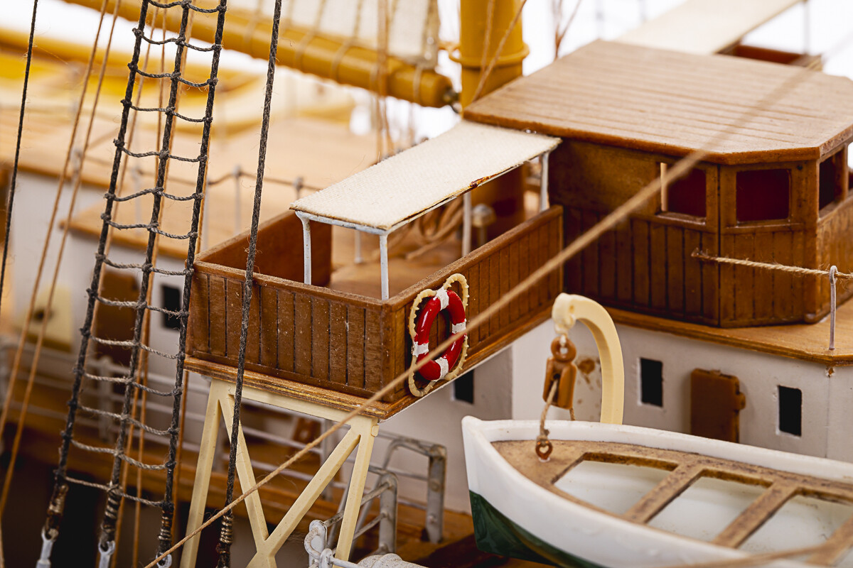 Billing Boats - Esmeralda 730 Special Edition - Wooden Hull - 1 100 - Bb730