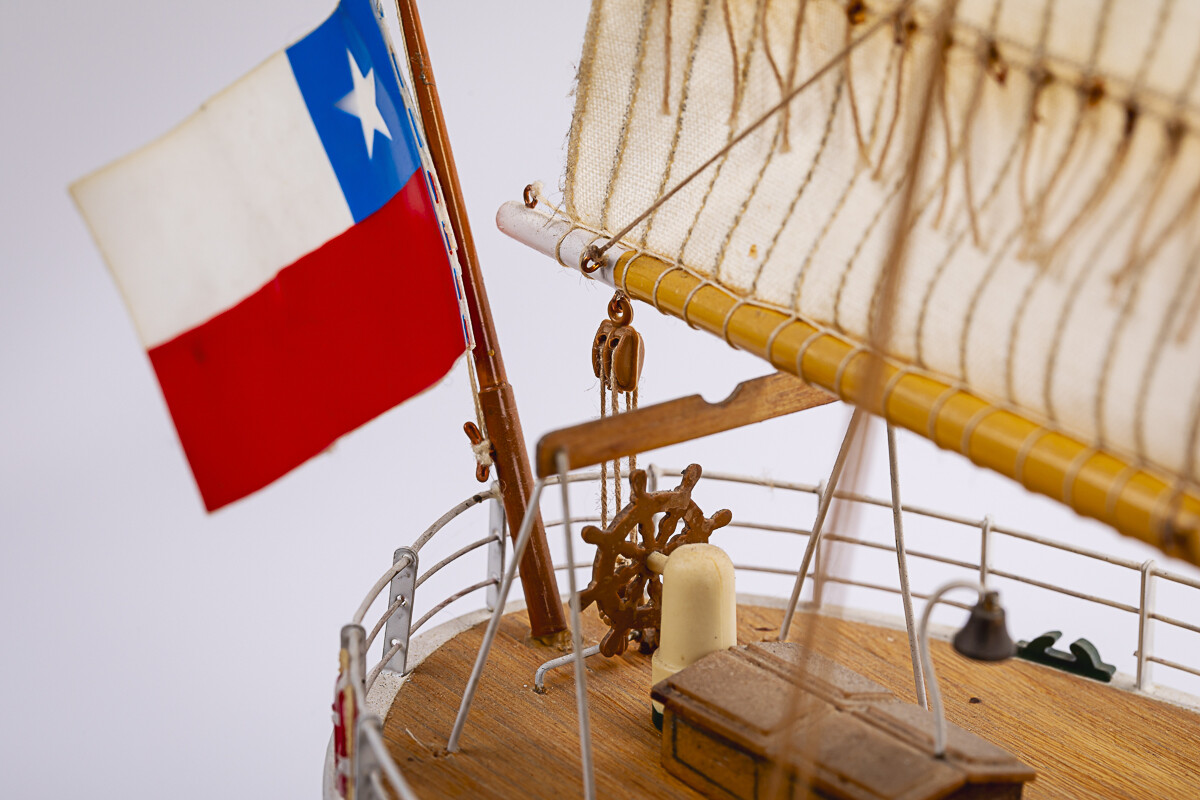 Billing Boats - Esmeralda 730 Special Edition - Wooden Hull - 1 100 - Bb730