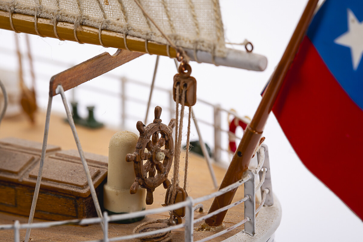 Billing Boats - Esmeralda 730 Special Edition - Wooden Hull - 1 100 - Bb730