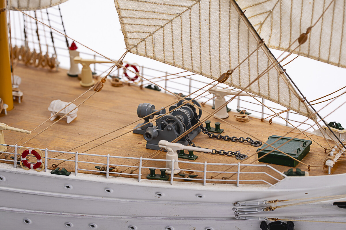 Billing Boats - Esmeralda 730 Special Edition - Wooden Hull - 1 100 - Bb730