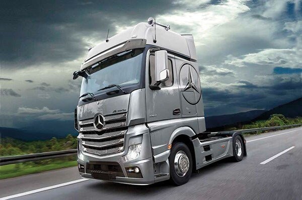 Italeri - Mercedes Benz Actros Mp Gigaspace - 1 24 - 3905