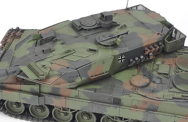 Tamiya - Leopard 2 A6 Mbt - Model Tank - 135 - 35271