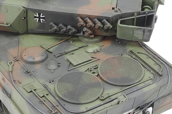 Tamiya - Leopard 2 A6 Mbt - Model Tank - 135 - 35271