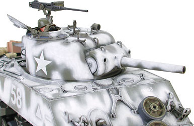 Tamiya - Sherman M4A3 105Mm Howitzer Tank Byggesæt - 1 35 - 35251