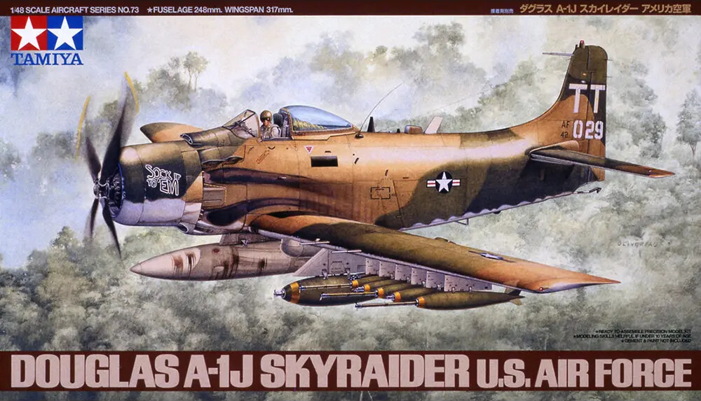 Tamiya - Douglas A-1J Skyraider Modelfly Byggesæt - 1 48 - 61073