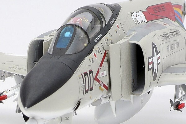 Tamiya - F-4B Phantom Ii Modelfly Byggesæt - 1 48 - 61121