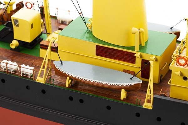 Billing Boats - Elbjørn Icebreaker - 1 75 - Bb536