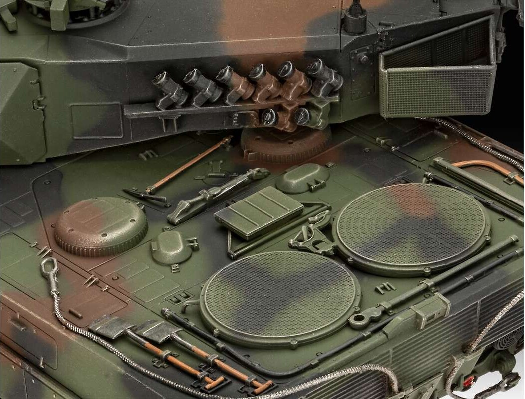 Revell 05631 - Leopard 2 A6A2 - 70 Years Bundeswehr - 1 35