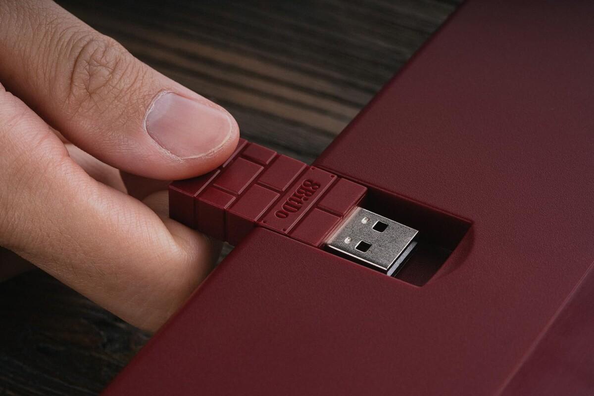 8Bitdo Mechanical Keyboard Fami Ed