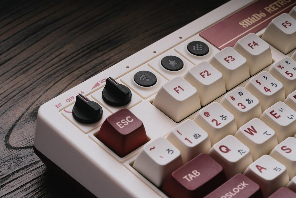 8Bitdo Mechanical Keyboard Fami Ed