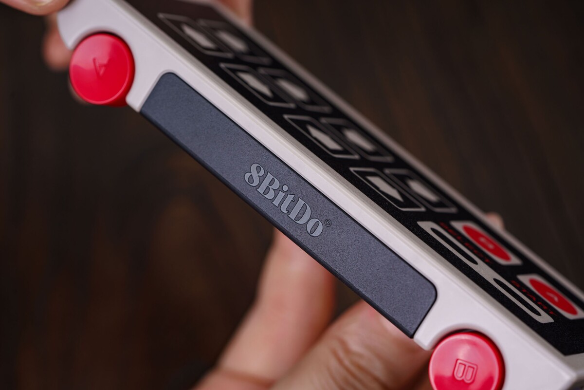 8Bitdo N30 Wireless Mobile Charger