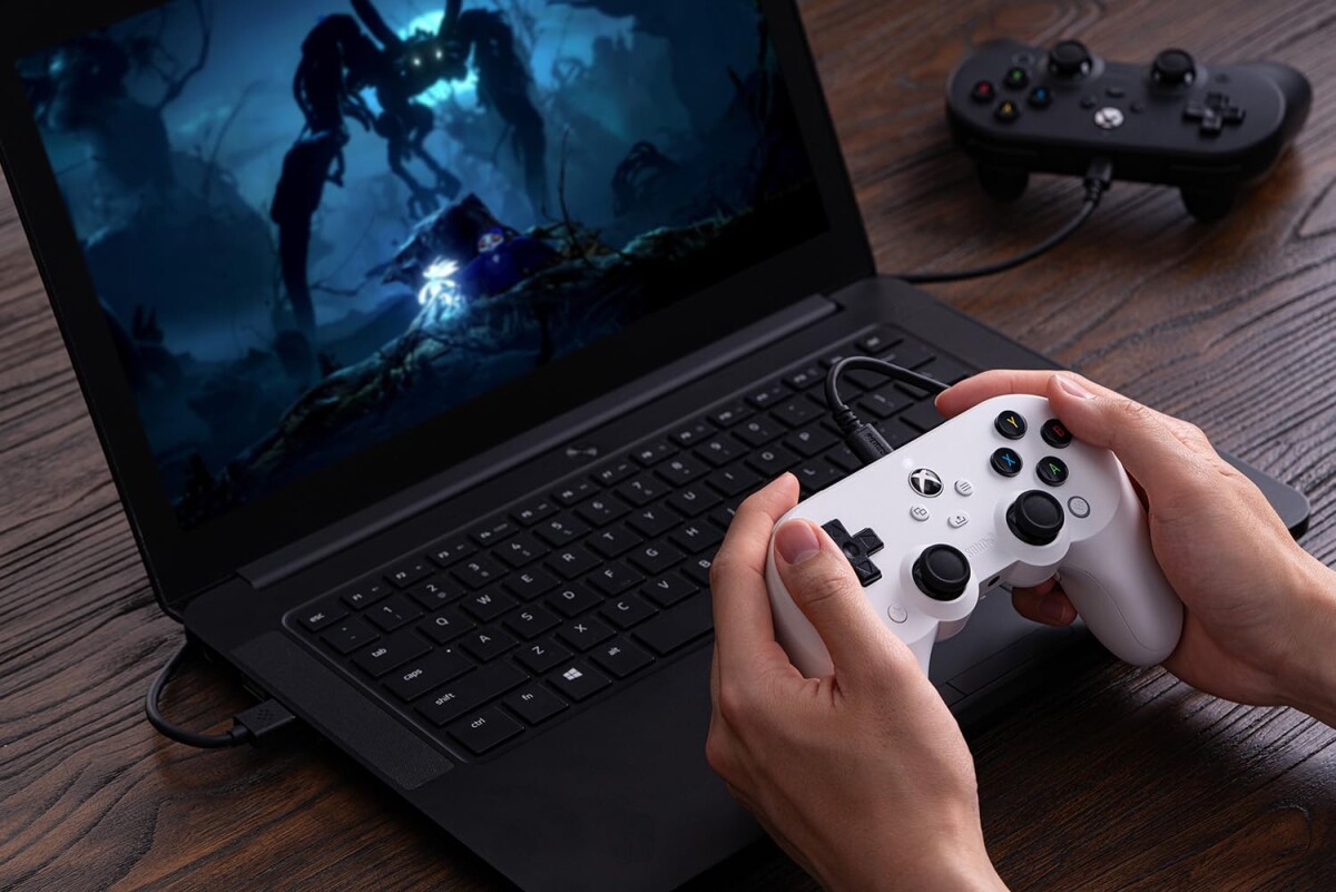 8Bitdo Pro 2 Wired Xbox Gamepad White