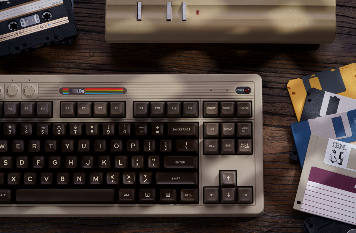 8Bitdo - Retro 108 Mechanical Keyboard - C64 Edition