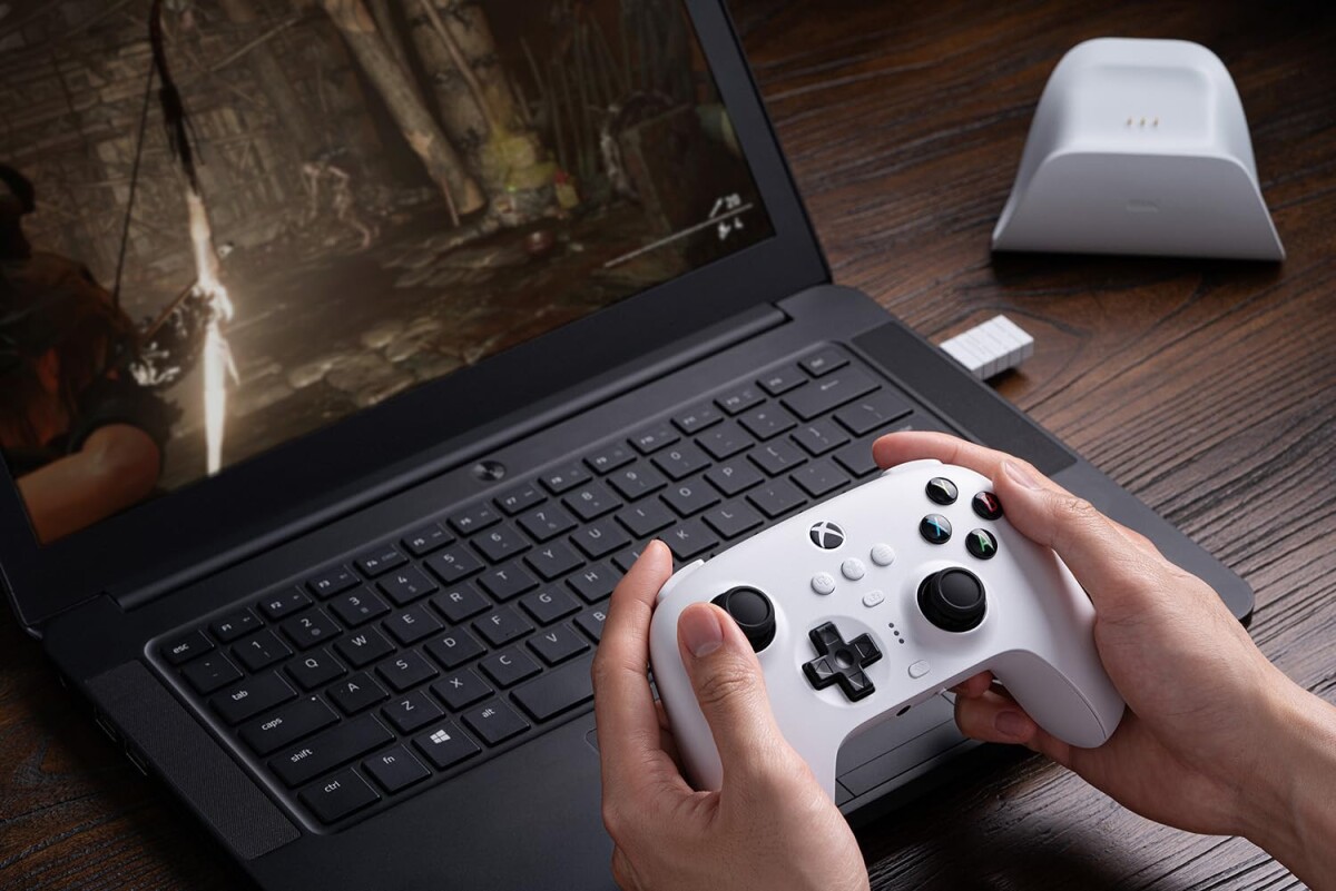 8Bitdo Ultimate 3-Mode Xbox Gamepad White