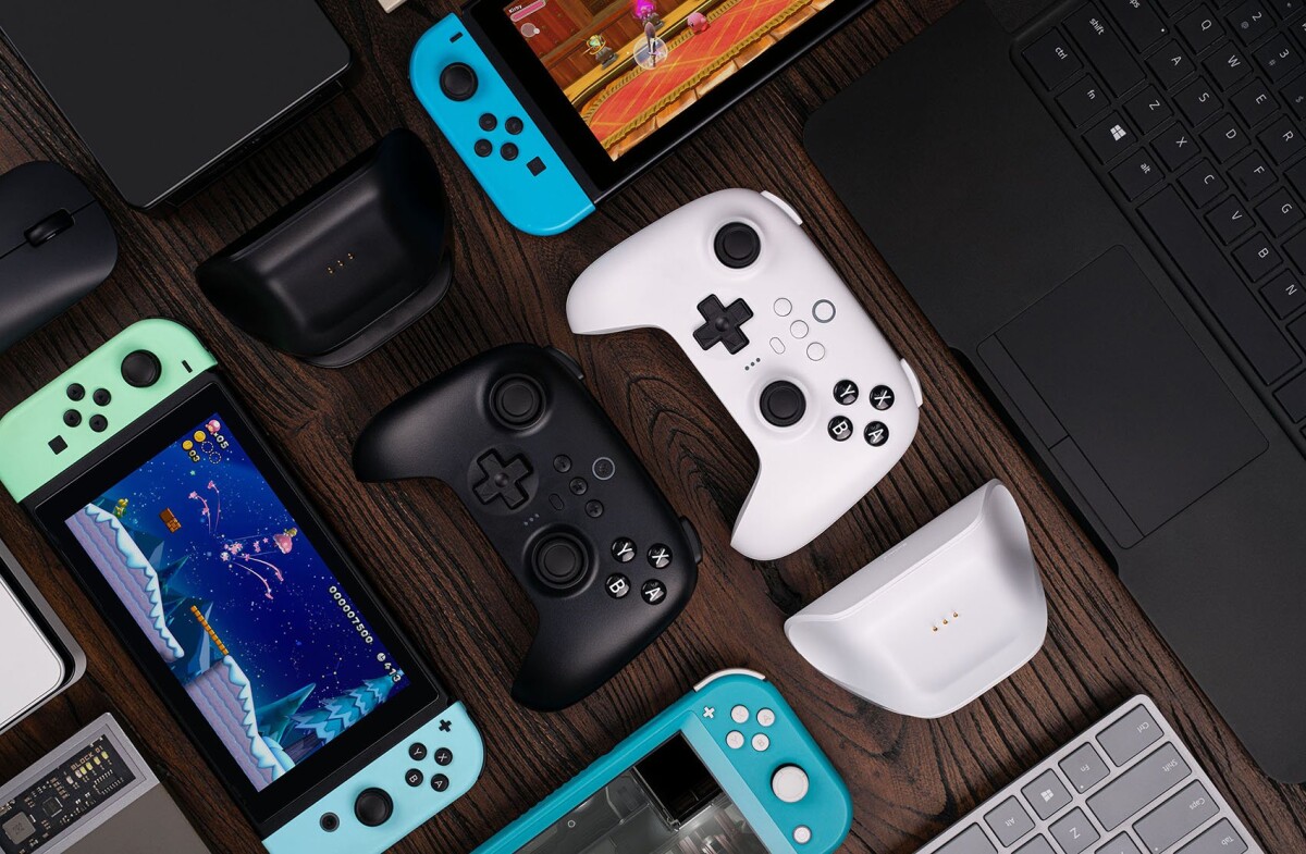 8Bitdo - Ultimate Trådløs Controller Inkl Ladestation - Bluetooth - Sort
