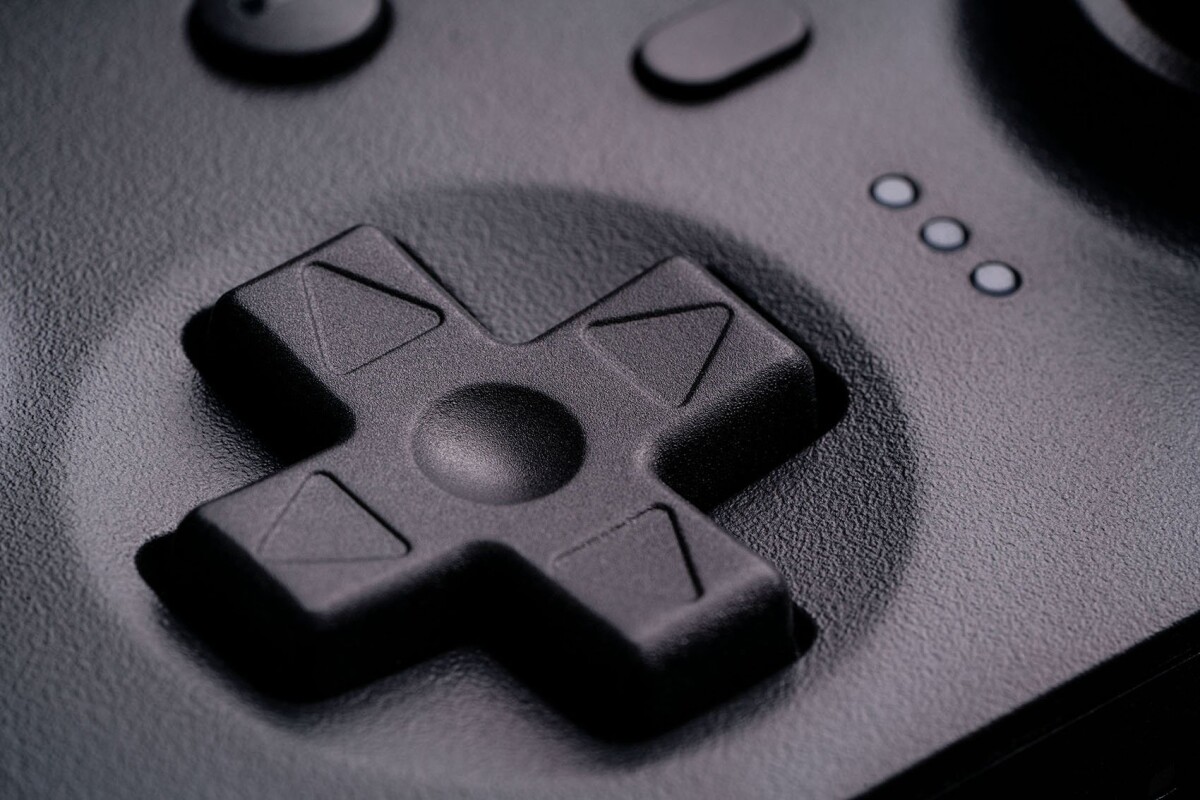 8Bitdo - Ultimate Trådløs Controller Inkl Ladestation - Bluetooth - Sort