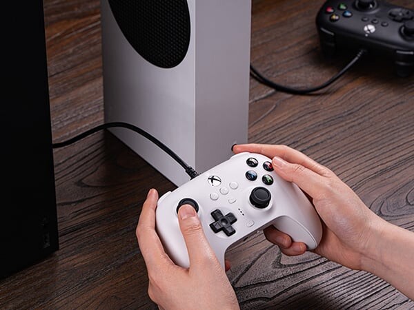 8Bitdo Ultimate Wired Controller For Xbox Hall Ed White