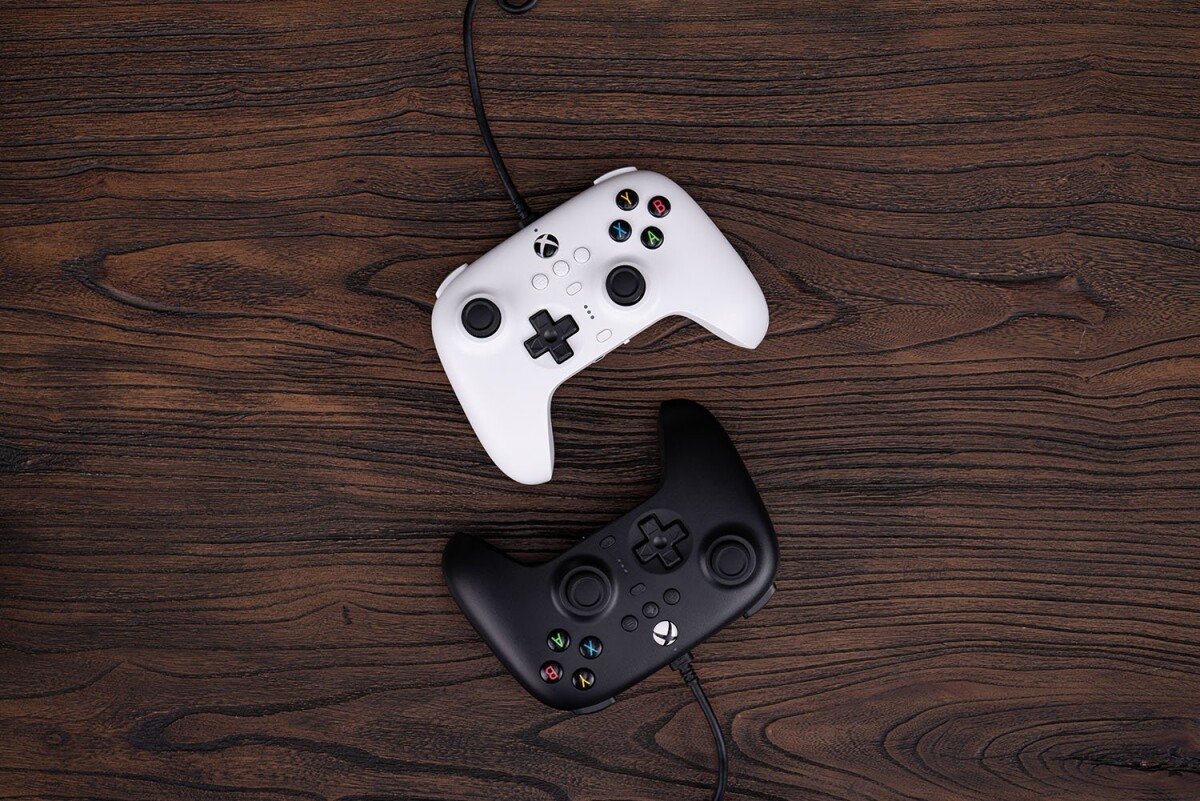 8Bitdo Ultimate Wired Controller For Xbox Hall Ed White