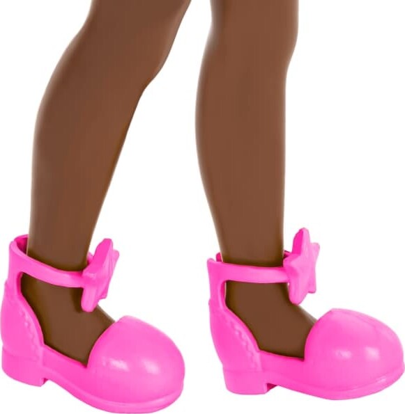 Barbie - Chelsea Dukke - Pige Med Lilla Blomstret Kjole