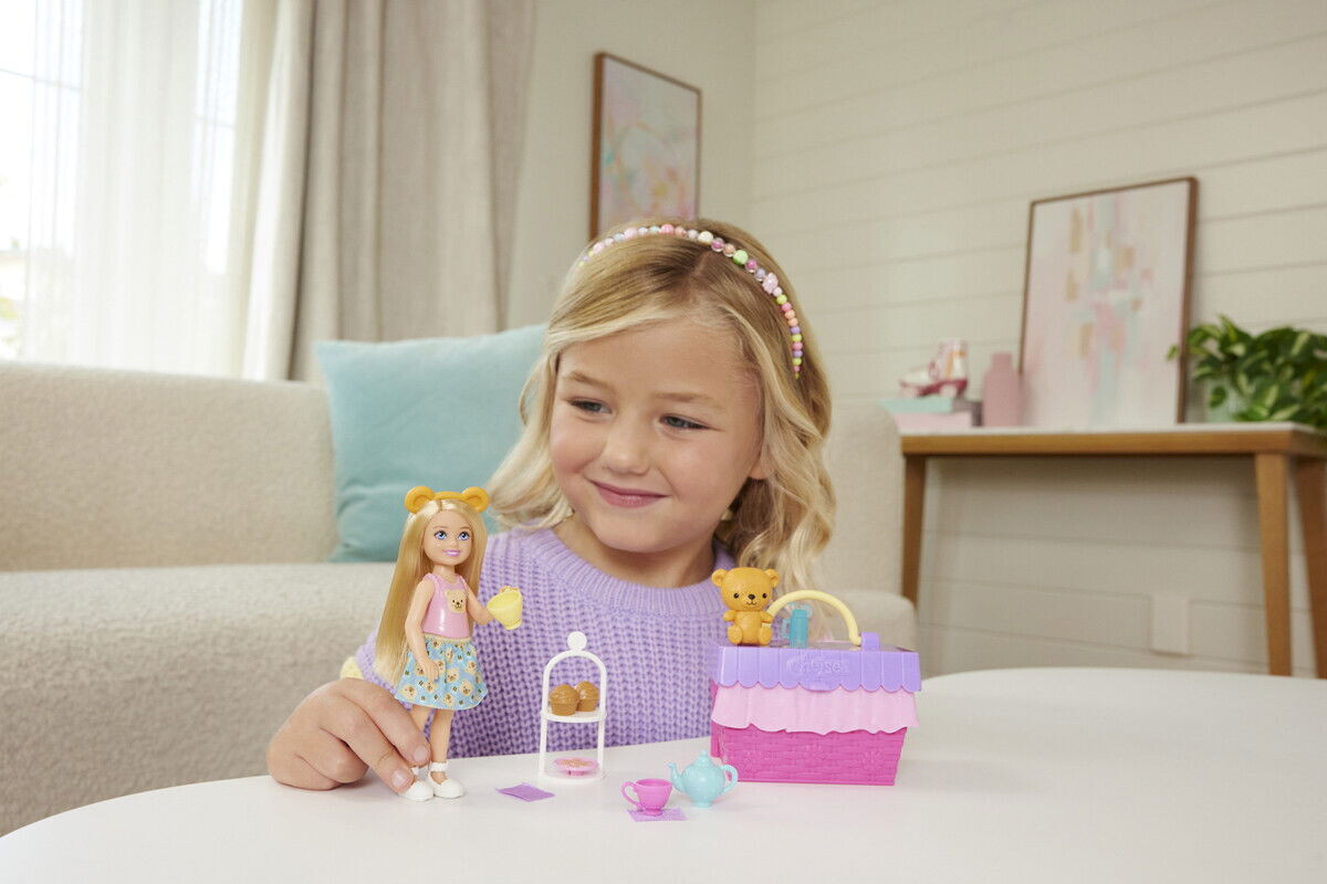 Barbie Jjb40 - Tea Party Picnic - Family Friends - Club Chelsea