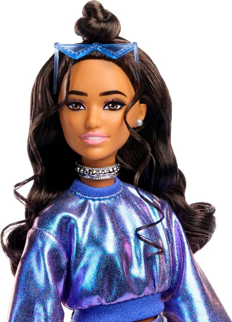 Barbie - Deluxe Dukke - Blå Sweater - Latina