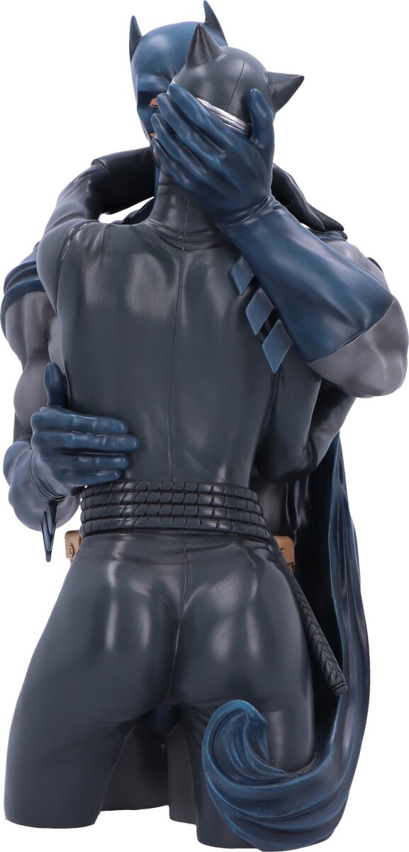 Batman And Catwoman Kiss Statue - 34 Cm - Nemesis Now